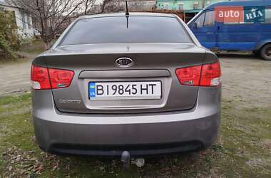 Седан Kia Cerato 2012 в Полтаві
