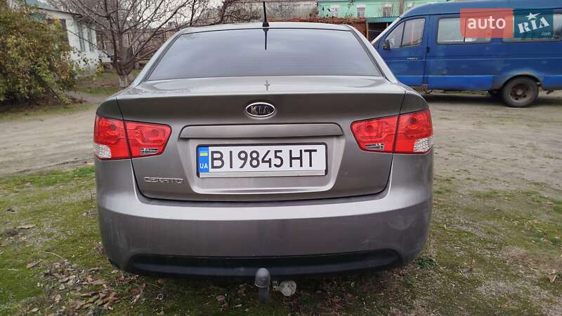 Седан Kia Cerato 2012 в Полтаві