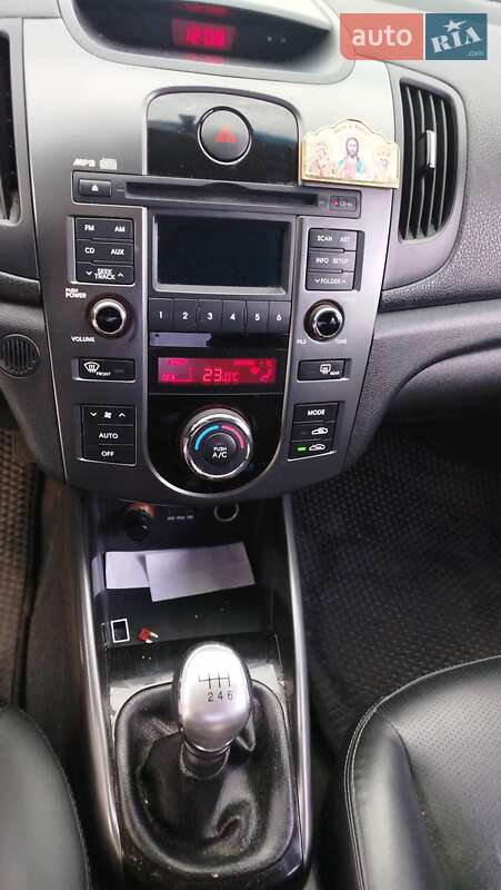 Седан Kia Cerato 2012 в Полтаві