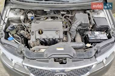 Седан Kia Cerato 2012 в Полтаві