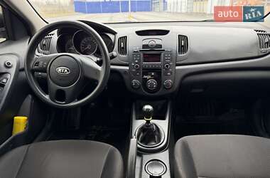 Седан Kia Cerato 2009 в Запоріжжі