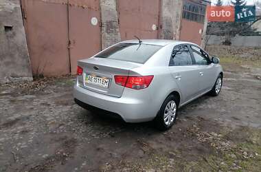 Седан Kia Cerato 2010 в Кам'янському