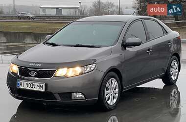 Седан Kia Cerato 2012 в Києві