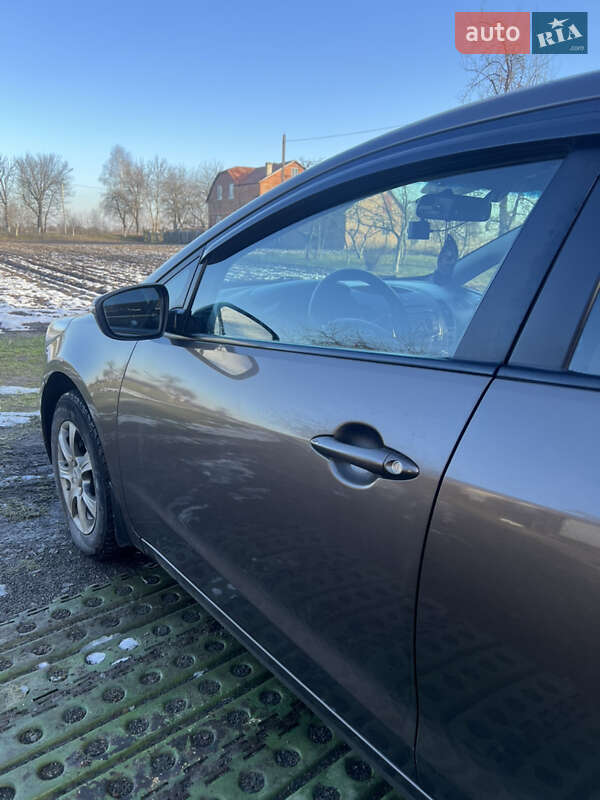 Седан Kia Cerato 2013 в Кам'янці-Бузькій
