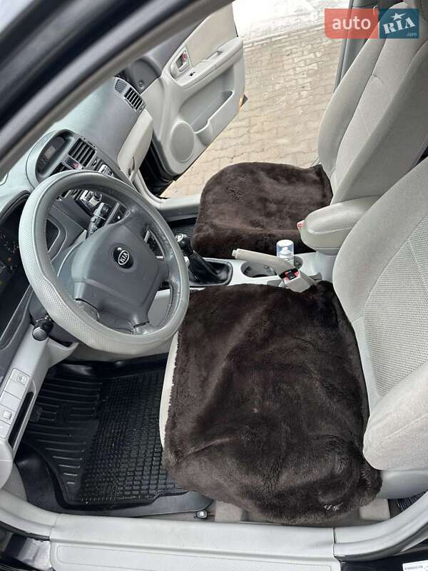 Седан Kia Cerato 2006 в Чернівцях