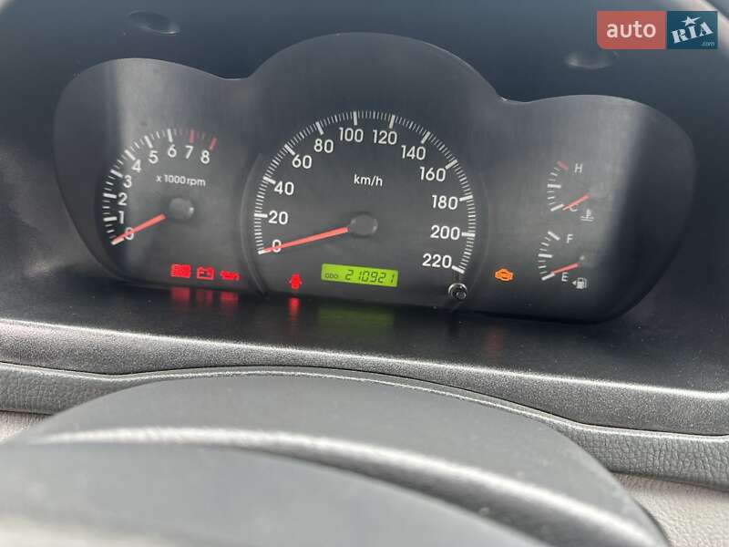 Седан Kia Cerato 2006 в Чернівцях