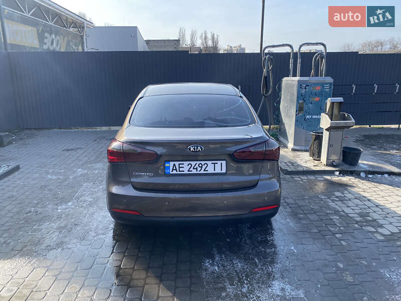 Седан Kia Cerato 2013 в Запорожье