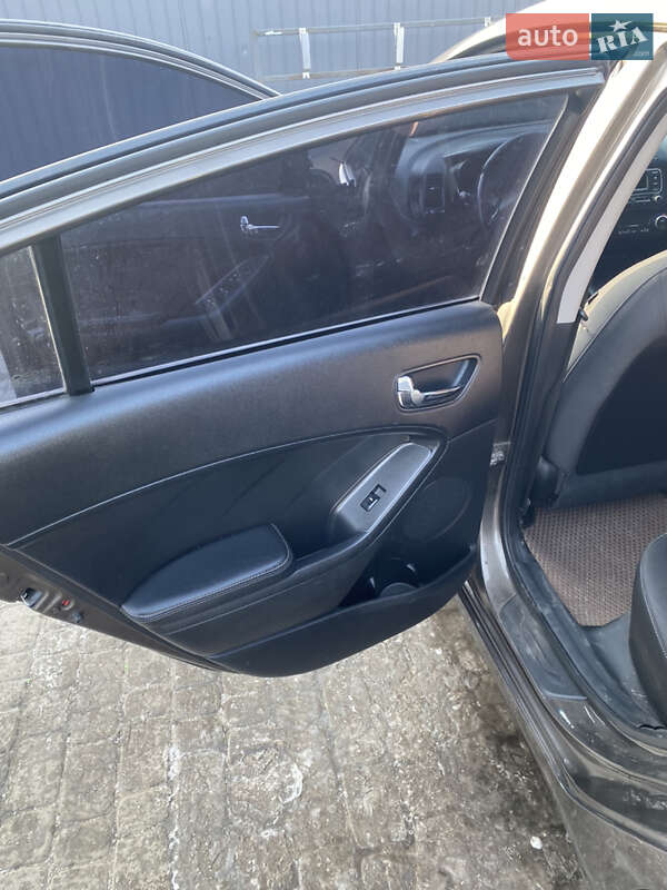 Седан Kia Cerato 2013 в Запорожье