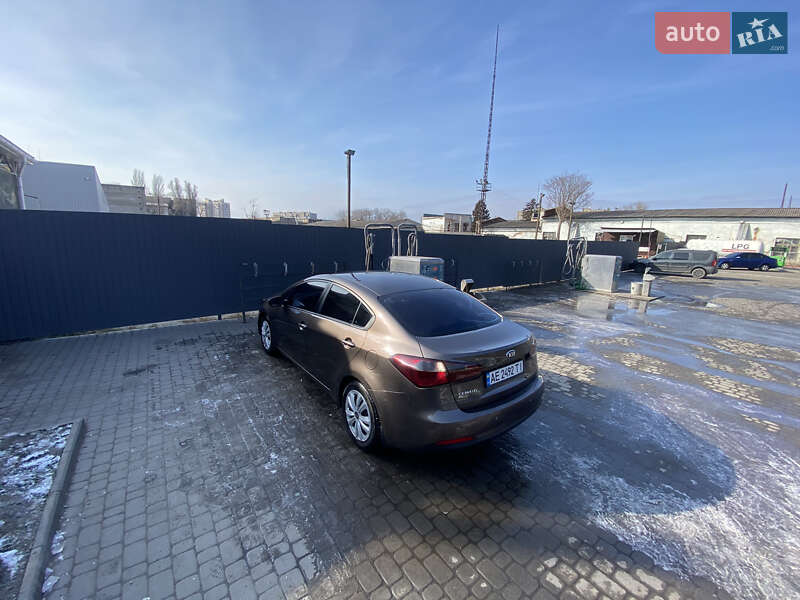 Седан Kia Cerato 2013 в Запорожье