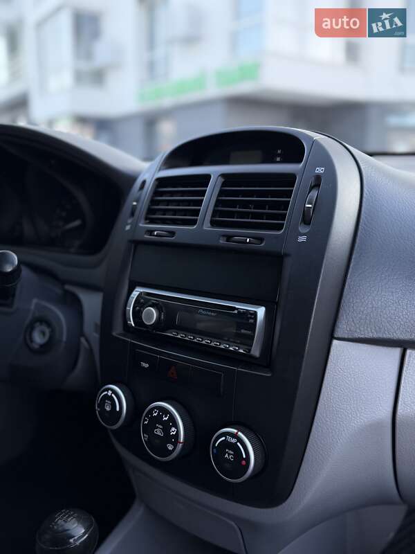 Седан Kia Cerato 2007 в Трускавце