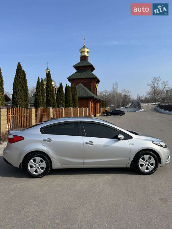 Седан Kia Cerato 2013 в Дніпрі