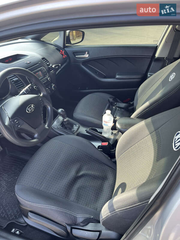 Седан Kia Cerato 2013 в Дніпрі