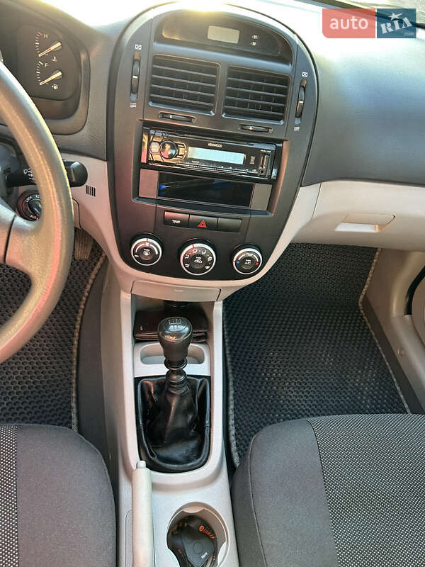 Седан Kia Cerato 2008 в Львові