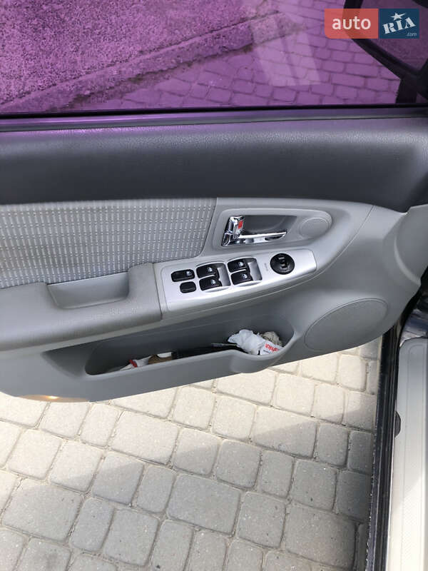 Седан Kia Cerato 2006 в Львові