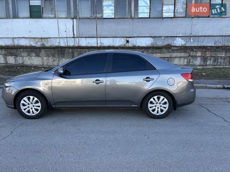 Седан Kia Cerato 2012 в Киеве