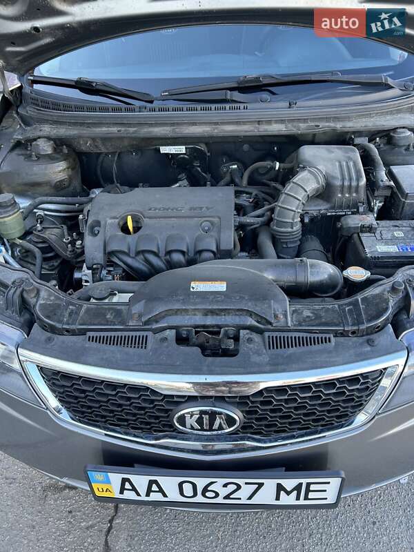 Седан Kia Cerato 2012 в Киеве