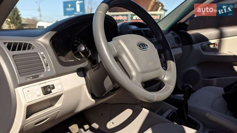 Седан Kia Cerato 2007 в Ивано-Франковске