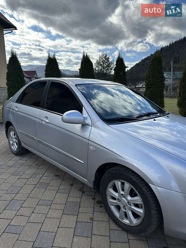 Седан Kia Cerato 2007 в Яремче