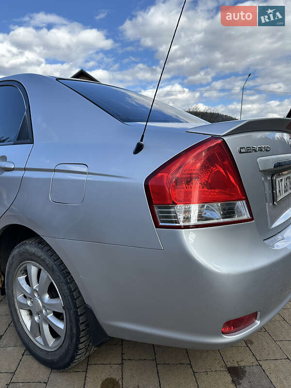 Седан Kia Cerato 2007 в Яремче