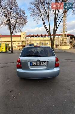 Хэтчбек Kia Cerato 2006 в 