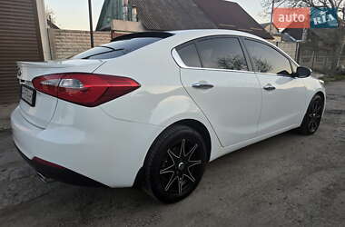 Седан Kia Cerato 2013 в 