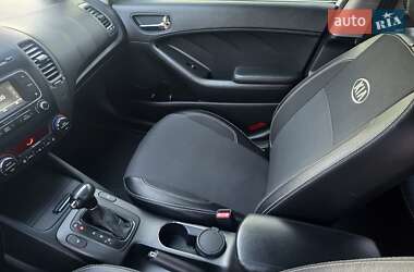 Седан Kia Cerato 2013 в 