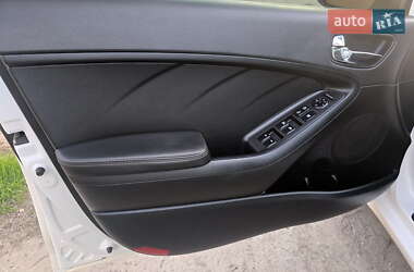 Седан Kia Cerato 2013 в 