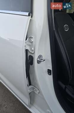 Седан Kia Cerato 2013 в 