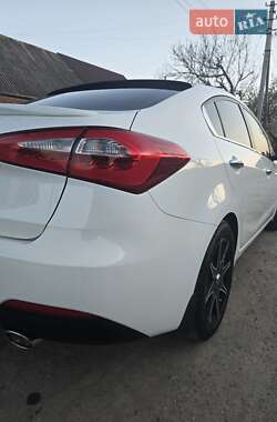 Седан Kia Cerato 2013 в 
