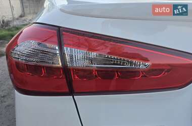 Седан Kia Cerato 2013 в 