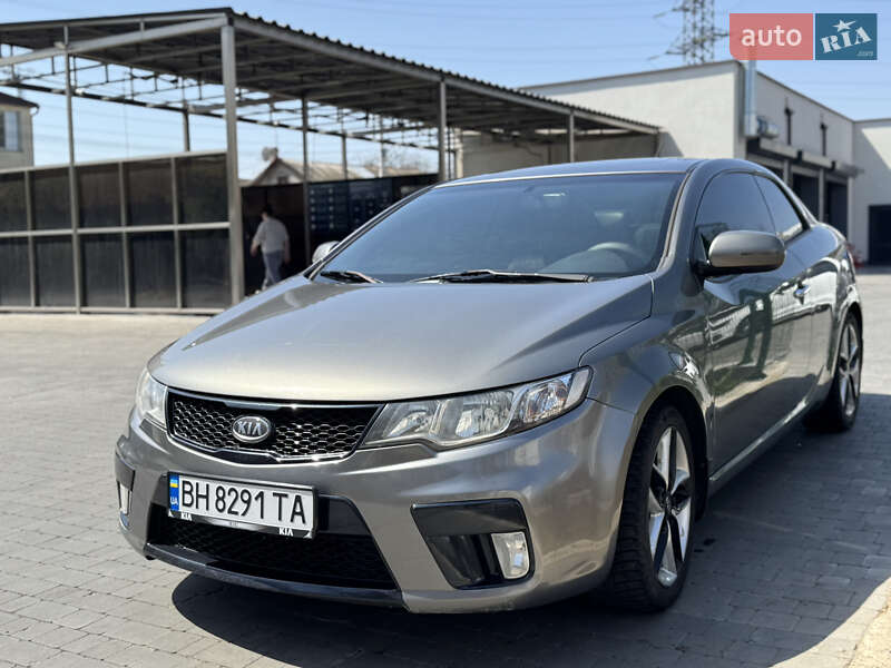 Купе Kia Cerato 2012 в 
