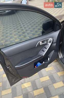 Седан Kia Cerato 2012 в 