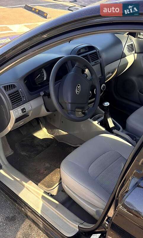 Седан Kia Cerato 2007 в Александровке
