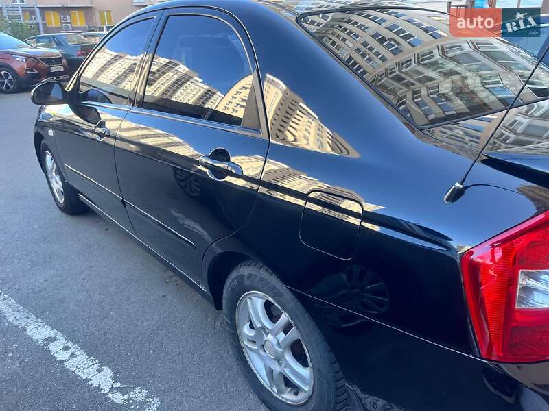 Седан Kia Cerato 2006 в Киеве