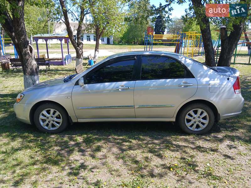 Седан Kia Cerato 2008 в Краснограді