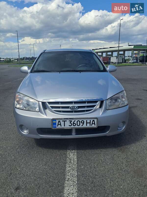 Kia Cerato 2005