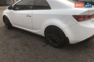 Купе Kia Cerato 2011 в 