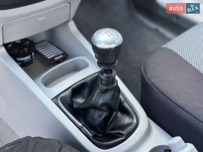 Седан Kia Cerato 2007 в Днепре