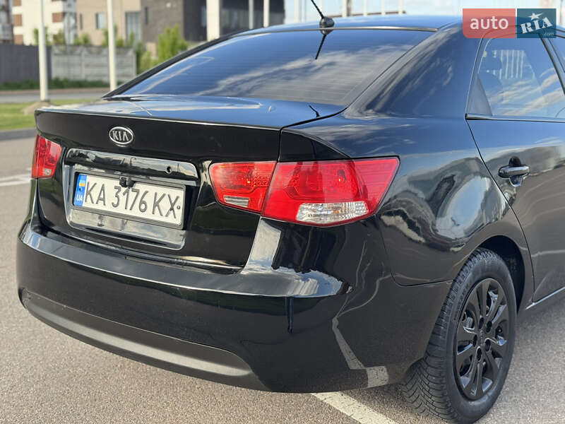 Седан Kia Cerato 2009 в Києві