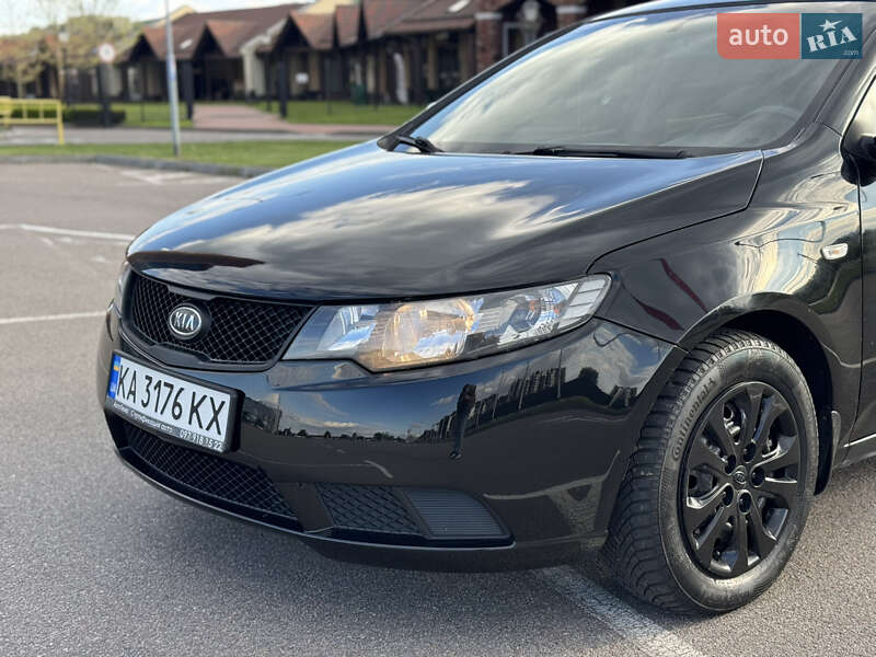 Седан Kia Cerato 2009 в Києві
