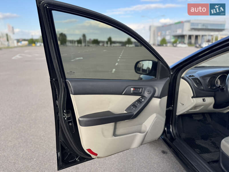 Седан Kia Cerato 2009 в Києві