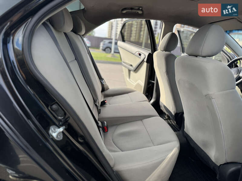 Седан Kia Cerato 2009 в Києві