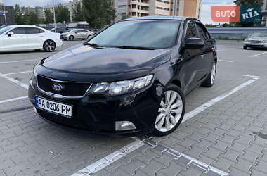 Седан Kia Cerato 2011 в Киеве