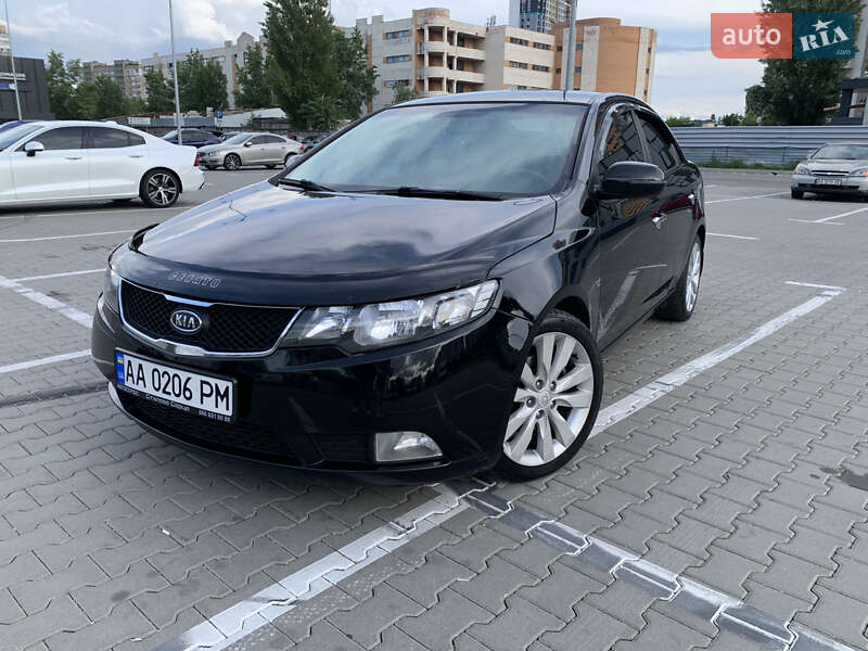 Седан Kia Cerato 2011 в 