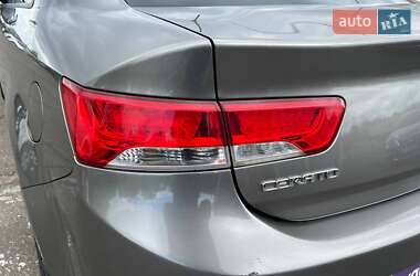 Купе Kia Cerato 2012 в 