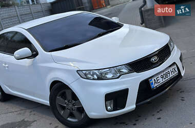 Купе Kia Cerato 2010 в 