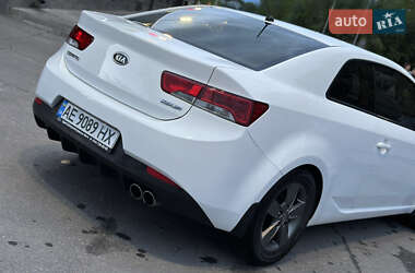 Купе Kia Cerato 2010 в 