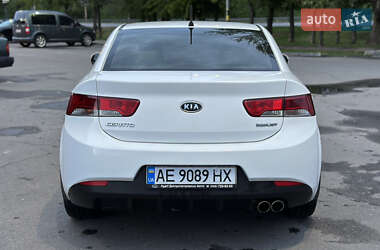 Купе Kia Cerato 2010 в 