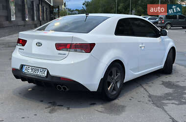 Купе Kia Cerato 2010 в 