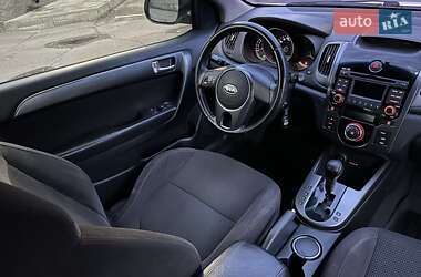 Купе Kia Cerato 2010 в 